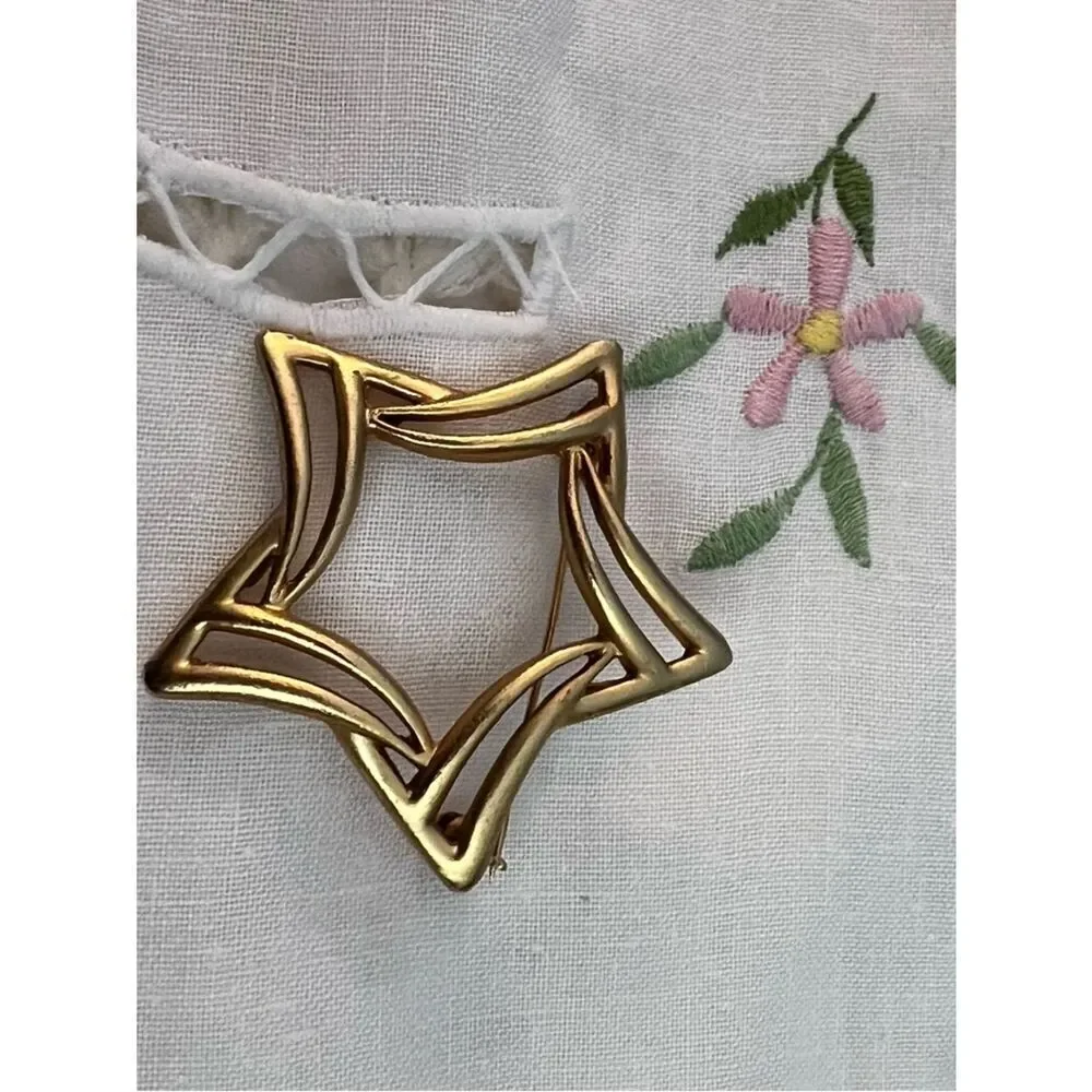 Vintage Gold Tone Abstract Star Minimalist Celestial Geometric Pin Brooch